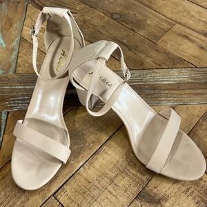 Ankis Beige Ankle Strap Block Heel‎ Sandals Size 9B (M) Classic Chic